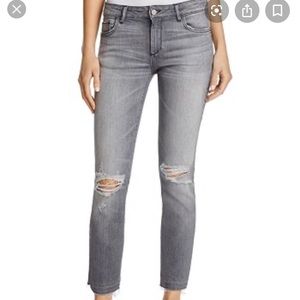 DL1961 Mara distressed straight leg. Size 28